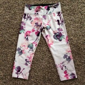 Lululemon capri size 8